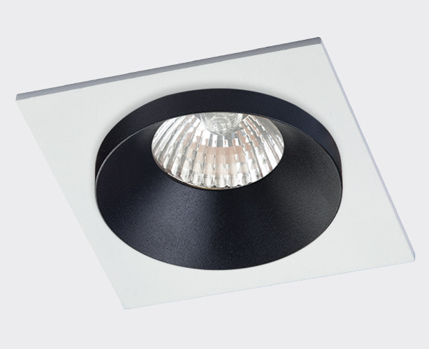 SP SOLO black + SP 01 white светильник встраиваемый с рамкой